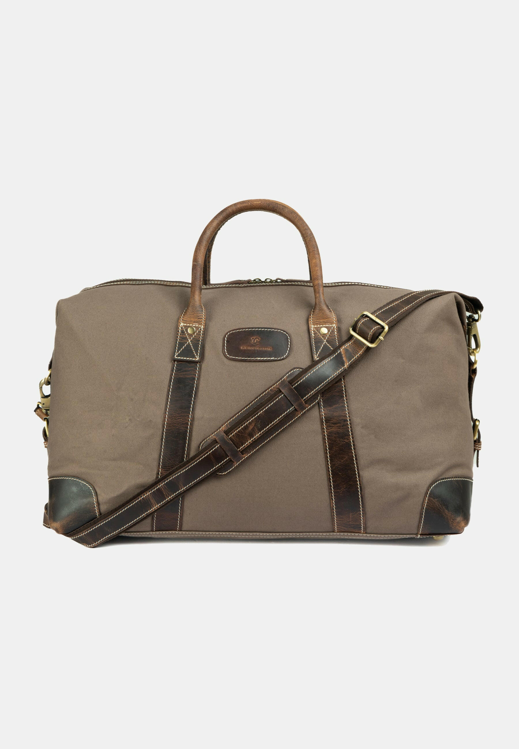 Our weekender fits in Aircabine, very practical for short Tripps